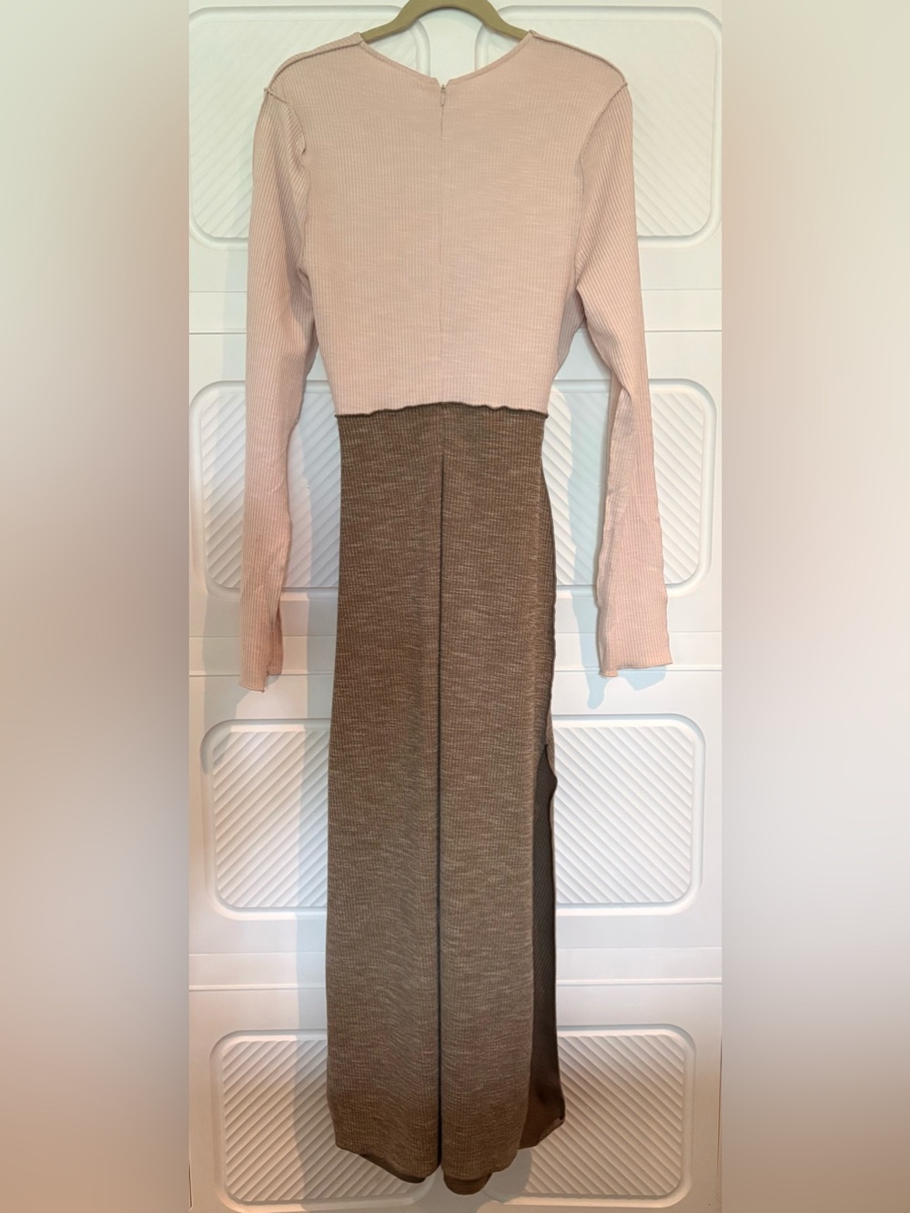 NWOT Neutral Ruched Drawstring Midi Dress - Picture 4 of 5